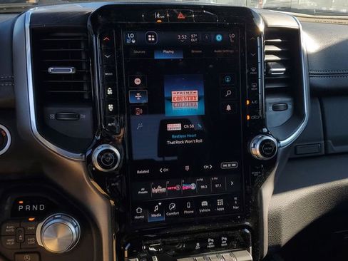 New 2026 RAM 1500 Laramie AWD/4WD image 32