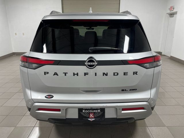 Used 2024 Nissan Pathfinder SL w/ Black Appearance Package AWD/4WD image 5