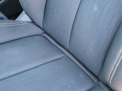 Used 2022 Chrysler Voyager LX image 23