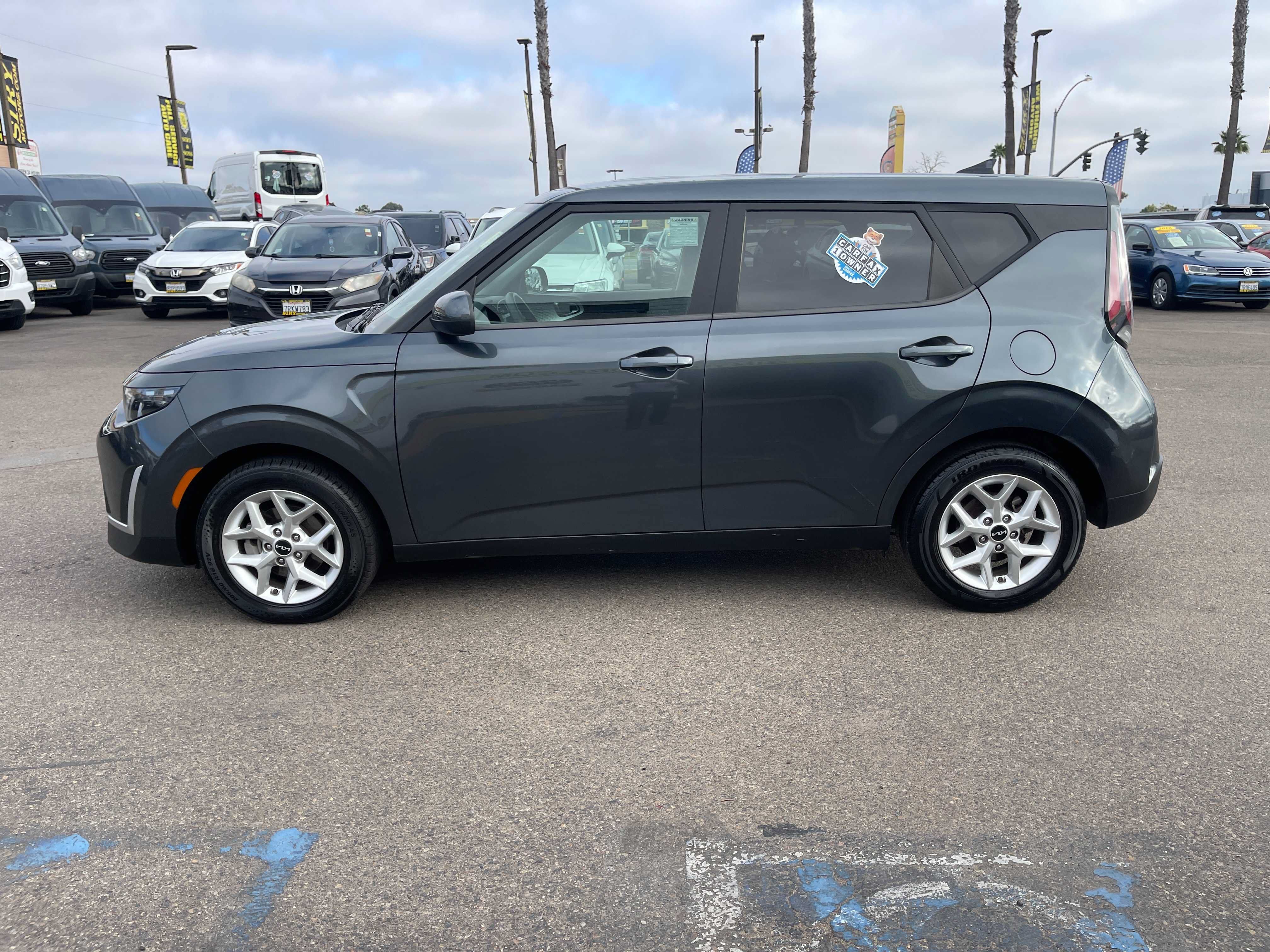 Used 2023 Kia Soul LX w/ LX Technology Package FWD image 6