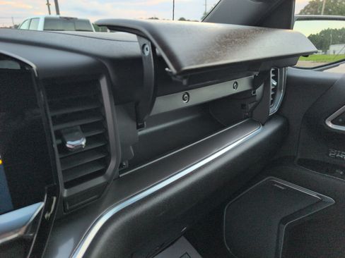 Used 2025 Chevrolet Silverado 1500 High Country AWD/4WD image 38