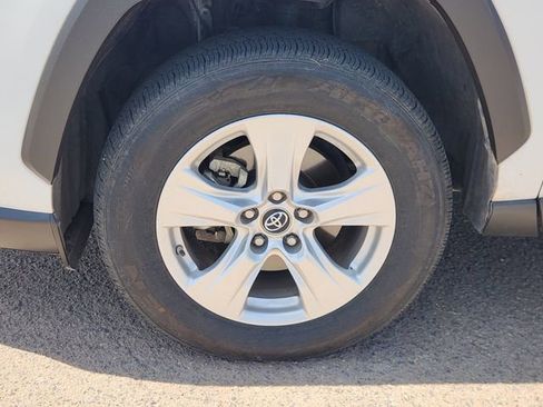 Used 2019 Toyota RAV4 XLE FWD image 13