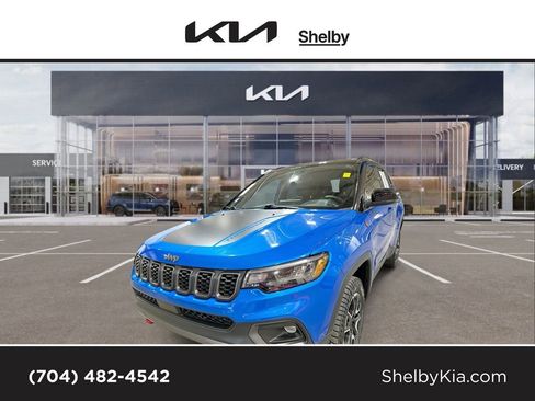 Used 2024 Jeep Compass Trailhawk image 1