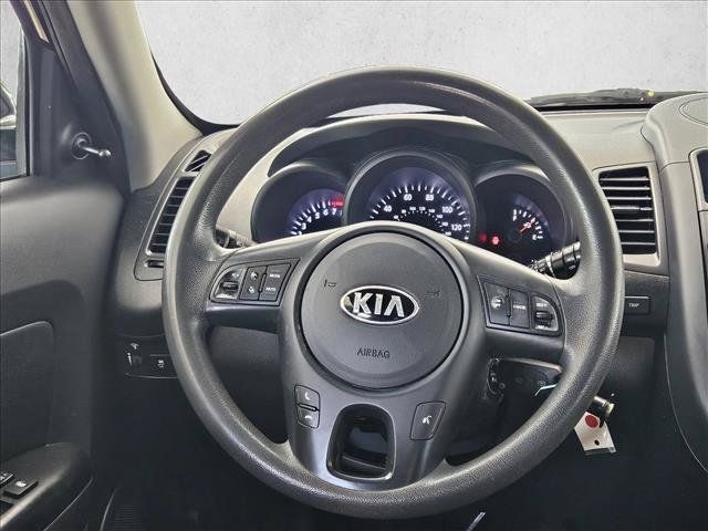 Used 2013 Kia Soul FWD image 14