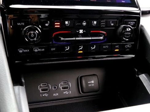 New 2025 Jeep Grand Cherokee Overland w/ Luxury Tech Group IV image 15