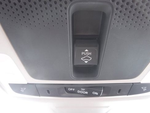 Used 2022 Honda Civic Touring image 31