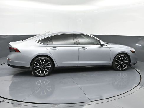 Used 2023 Honda Accord Touring image 31