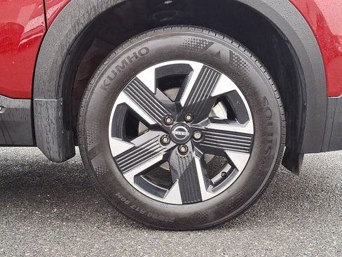 Used 2025 Nissan Kicks SV w/ Charging Package image 8