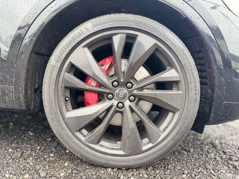 Used 2023 Audi SQ5 Premium Plus w/ Premium Plus Package image 9