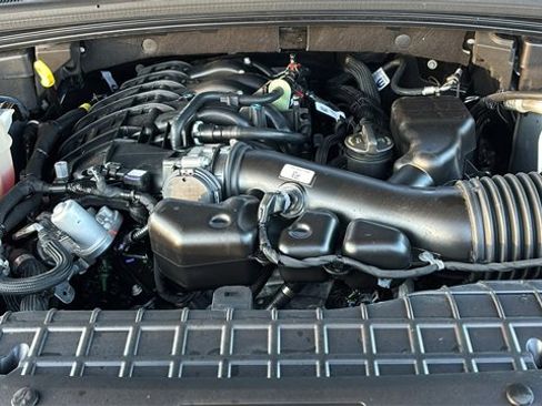 Used 2025 Jeep Grand Cherokee L Limited w/ Luxury Tech Group II image 33