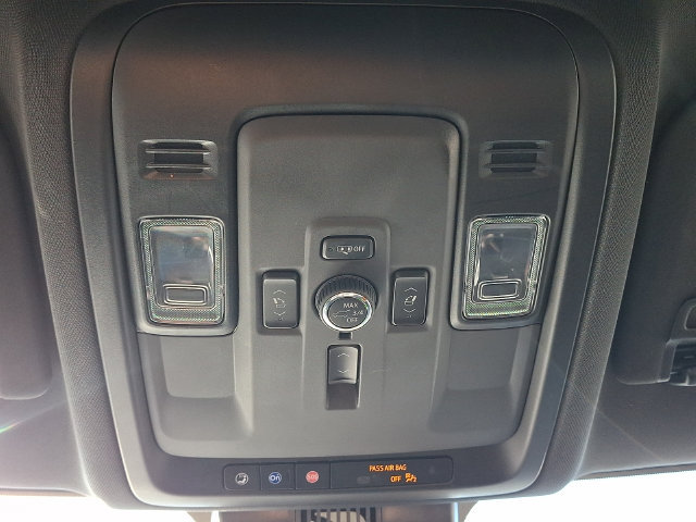 Used 2025 Chevrolet Suburban Premier AWD/4WD image 25