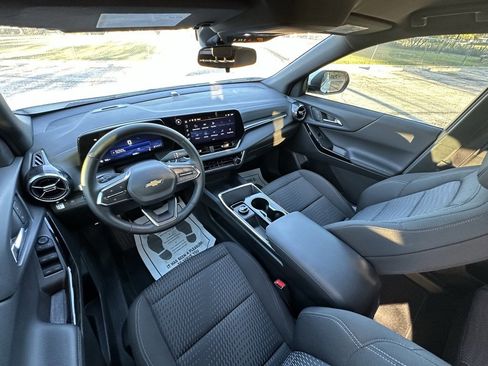 New 2026 Chevrolet Equinox LT image 16