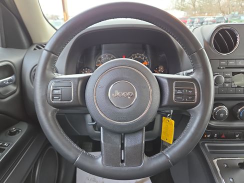 Used 2017 Jeep Patriot Latitude image 17