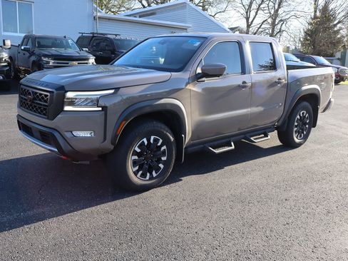 Used 2023 Nissan Frontier PRO-4X w/ Pro Convenience Package image 2