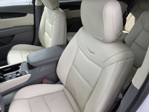 Used 2020 Cadillac XT6 Premium Luxury FWD image 11
