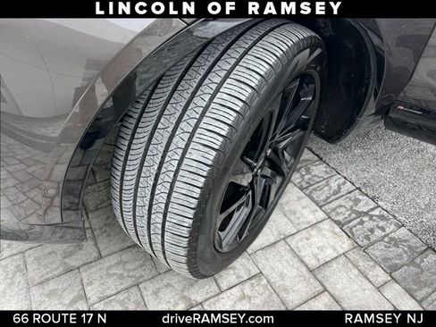 Used 2022 Land Rover Discovery HSE R-Dynamic image 23