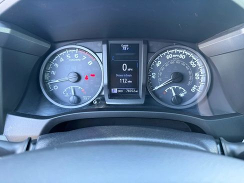 Used 2019 Toyota Tacoma TRD Sport AWD/4WD image 25