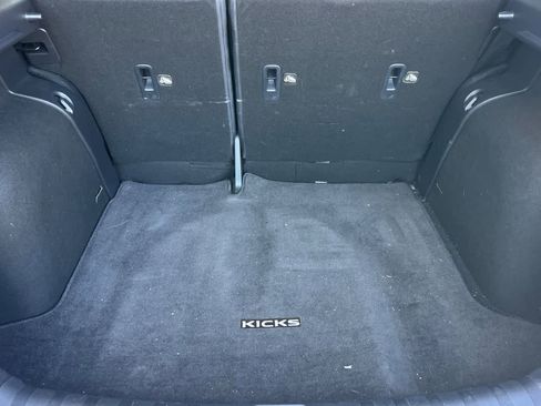 Used 2020 Nissan Kicks SV image 17