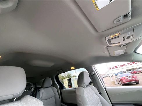 Certified 2023 Toyota Sienna LE image 13