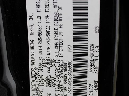 Used 2025 Toyota Sequoia Capstone image 34