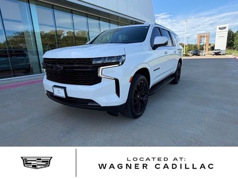 Used 2023 Chevrolet Suburban RST w/ Luxury Package AWD/4WD image 1