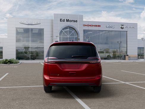 New 2026 Chrysler Pacifica Select w/ S Appearance Package image 7