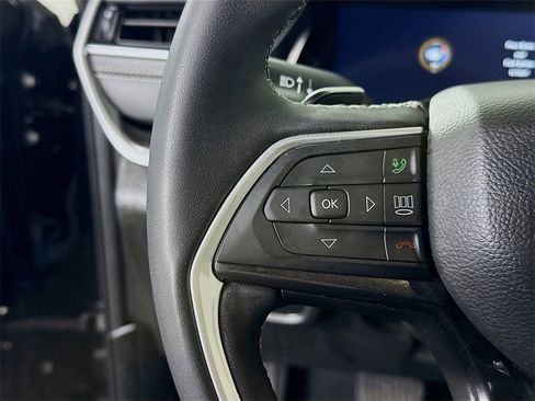 Used 2023 Jeep Grand Cherokee Altitude image 21