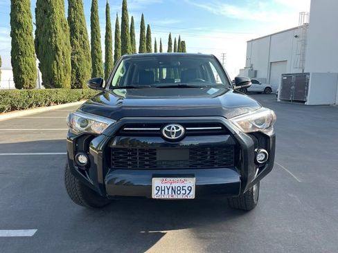 Used 2022 Toyota 4Runner SR5 Premium image 2