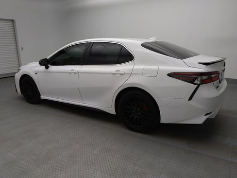 Used 2023 Toyota Camry SE image 3