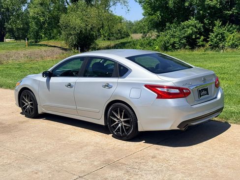 Used 2016 Nissan Altima 2.5 S w/ Power Driver Seat Package FWD image 10