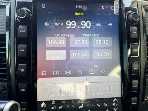 Used 2021 Nissan Titan PRO-4X w/ Pro-4x Convenience Package image 12