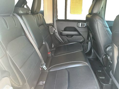 Used 2022 Jeep Wrangler Unlimited Sahara w/ Cold Weather Group AWD/4WD image 19