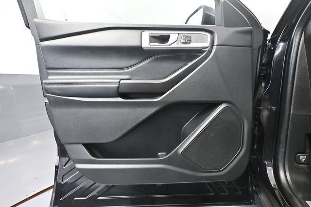 Used 2020 Ford Explorer Limited AWD/4WD image 14