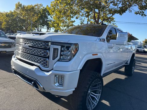 Used 2020 GMC Sierra 2500 Denali w/ Denali Ultimate Package AWD/4WD image 3