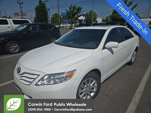 Used 2011 Toyota Camry XLE w/ SE/XLE Extra-Value Pkg FWD image 1
