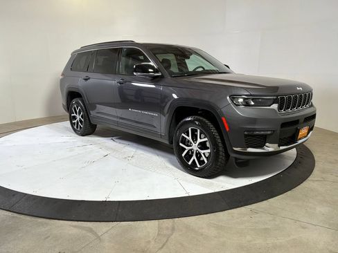 Certified 2025 Jeep Grand Cherokee L Limited w/ Trailer Tow Package AWD/4WD image 1