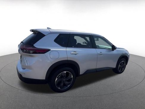 Used 2025 Nissan Rogue SV AWD/4WD image 14