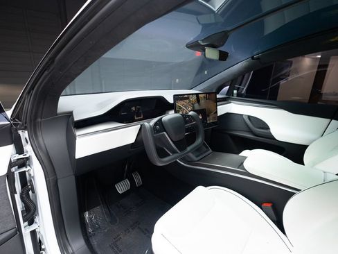 Used 2023 Tesla Model X Plaid AWD/4WD image 19