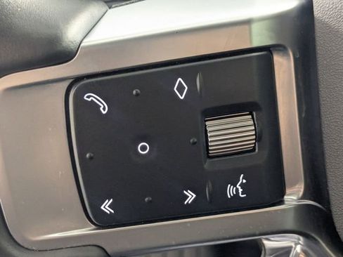 Used 2023 Land Rover Discovery S image 15