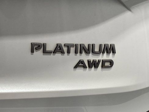 Used 2024 Nissan Rogue Platinum image 31