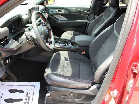 Used 2025 Ford Explorer ST AWD/4WD image 7