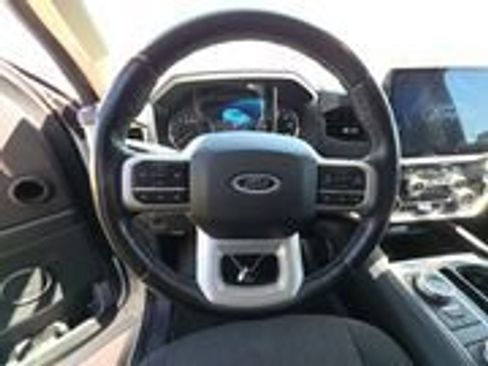 Used 2024 Ford Expedition XLT AWD/4WD image 5