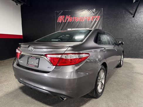 Used 2016 Toyota Camry SE FWD image 5
