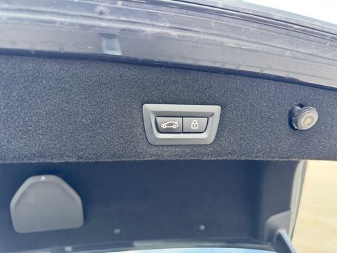 Used 2017 BMW 750i xDrive image 27