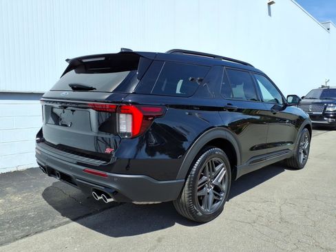 Certified 2025 Ford Explorer ST AWD/4WD image 2