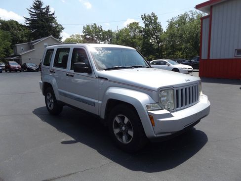 Used 2008 Jeep Liberty Sport AWD/4WD image 4