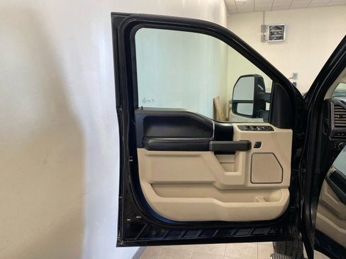 Certified 2020 Ford F350 Limited w/ FX4 Off-Road Package image 17