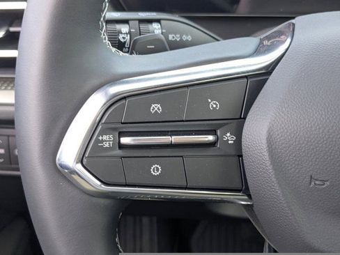 New 2026 Chevrolet Traverse LT w/ LPO, Floor Liner Package FWD image 23