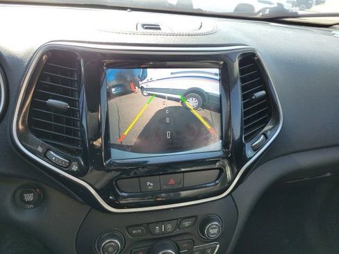 Used 2019 Jeep Cherokee Limited image 10