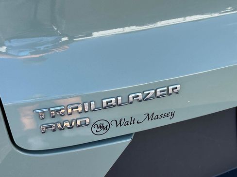 Used 2025 Chevrolet TrailBlazer LT AWD/4WD image 5